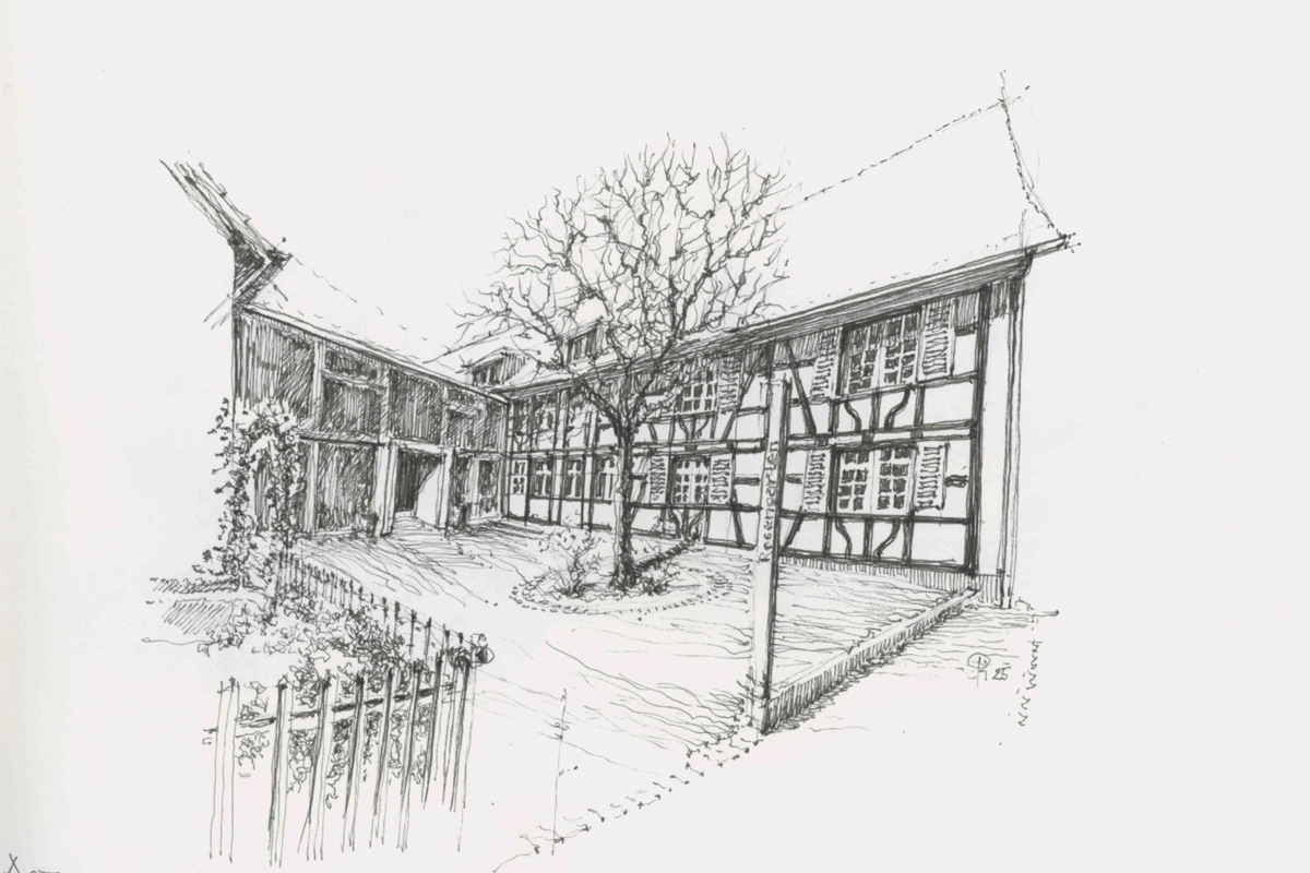 Das Gefälle beim Haupteingang würde durch eine Sanierung behoben.