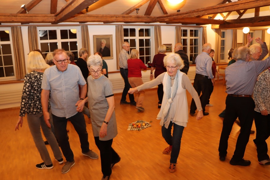 2301 7 Volkstanzgruppe Truellikon Sm26