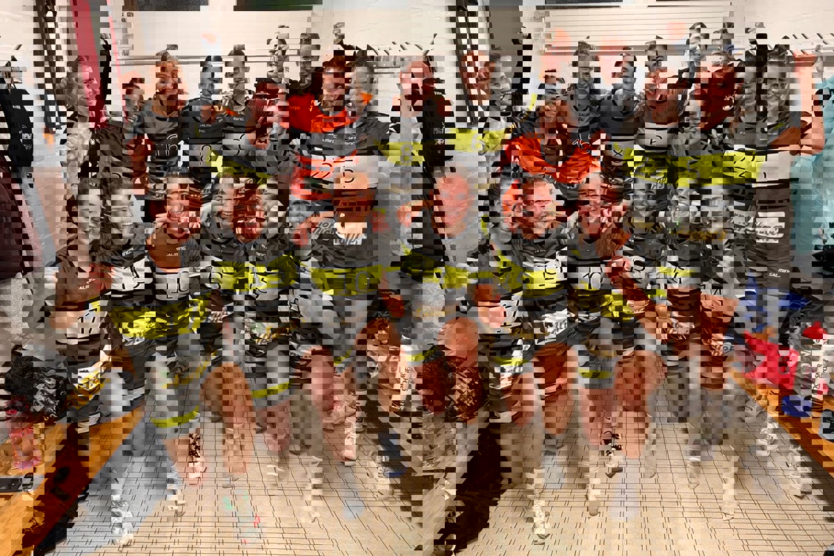 Die SG Wyland 1 feiert den gesicherten Einzug in die Aufstiegsrunde. Die SG Wyland 1 feiert den gesicherten Einzug in die Aufstiegsrunde.