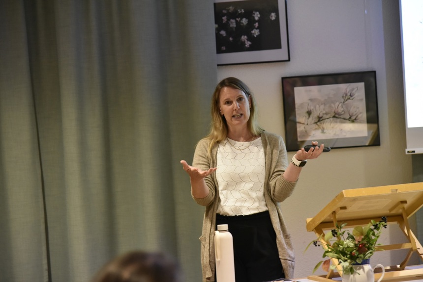 2609 11 Janine Oesch Frauenfreundschaften Cs 24 2609 11 Janine Oesch Frauenfreundschaften Cs 24