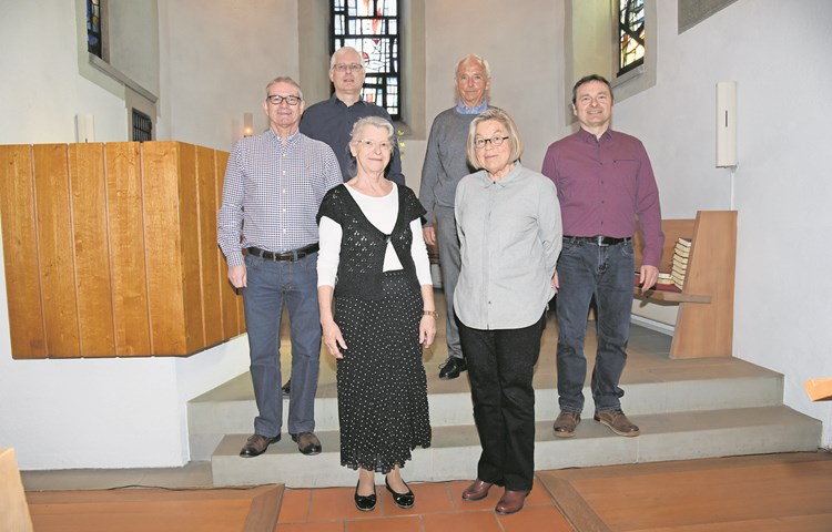 Die neu gewählte Pfarrwahlkommission der Reformierten Kirche Dorf (von links): 
Kevin McCabe, Jürg Schiltknecht, Margrit Glauser, Peter Pelzl, Charlotte Bretscher, Jakob Zuber 
(es fehlt: Gaby Schmidli).