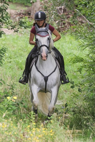 Initiantin Chantal Kunz beschäftigt sich mit Pferden seit sie denken kann. 
Ihr Wissen will sie nun über ein Online-Magazin mit anderen teilen.