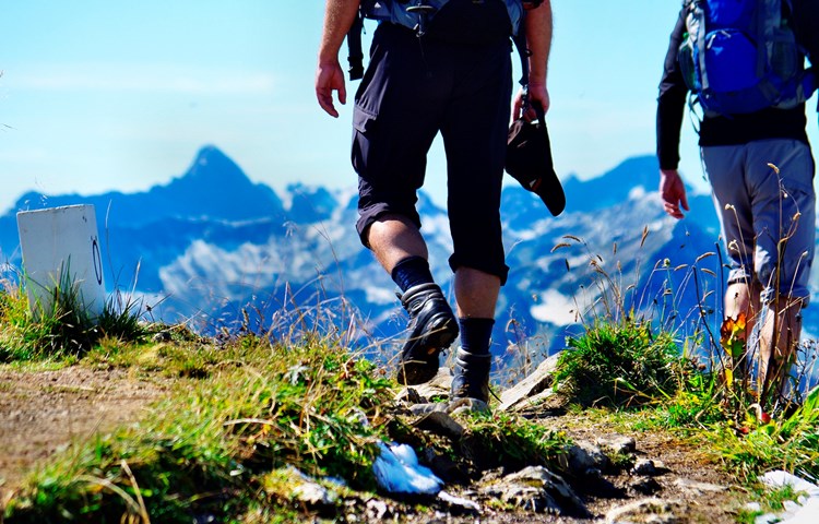 Wandern erfordert körperliche Fitness und Kenntnis über mögliche Gefahren.