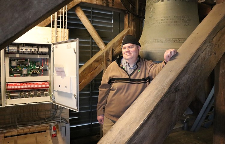 Christian Thesen von der Firma H. Rüetschi ist Projektleiter der Sanierung von Turmuhr und Glockengeläut in Andelfingen.