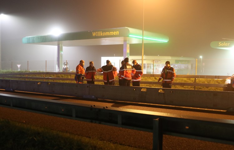 Der Verkehrsdienst der Feuerwehr Weinland hat sich die Mitteltrennung angeschaut – vor allem die sogenannten Tore, die bei Ereignissen wie Unfälle geöffnet werden können.