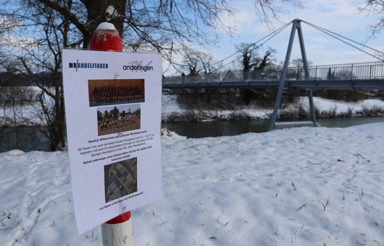 Der Winterparcours von Männerriege und Frauenturnverein Andelfingen startet bei der Hängebrücke.