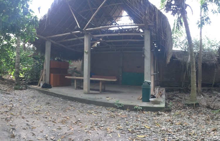 Wie alles begann: In dieser halboffenen Palmhütte lebte die Familie Griesser in den ersten Jahren in Peru. Nun dient sie als Pausenraum für die Angestellten.