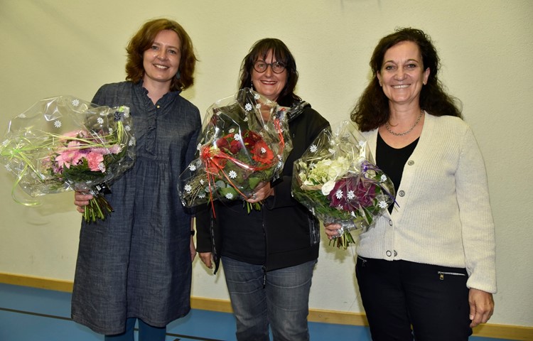 Claudia Schlesinger (Mitte), Leiterin des Schulpsychologischen Dienstes (SPD) und der Psychomotorik-Therapie (PMT), hat auf Ende August gekündigt. Ihre Nachfolgerinnen sind Edith Auer (links) als Leiterin PMT und Claudia Hehli (rechts) als Leiterin SPD.