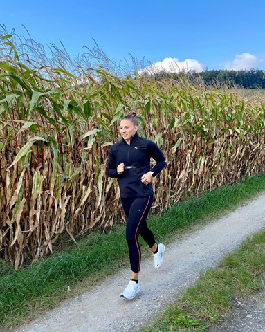 «Das Beste, was man an seinem Geburtstag tun kann», schrieb Angelica Moser kürzlich zu diesem Bild auf Instagram. Die 24-Jährige hat das Fitnesstraining wieder aufgenommen – wenn auch nur langsam.
