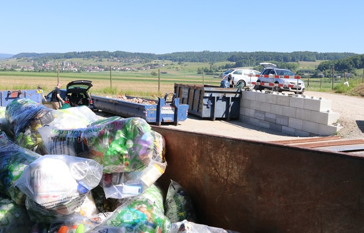 Allein in der A4-Sammelstelle von drei Gemeinden kamen elf Tonnen Haushaltplastik zusammen.