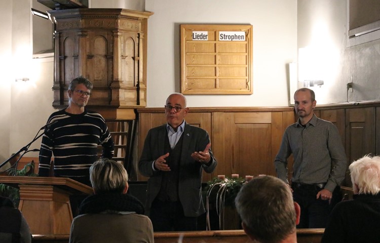 Informierten am Dienstag in der Kirche (v.l.): Felix Wilhelm, Jürg Grau und Beat Schmid.