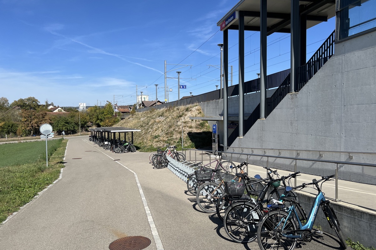 Für neue Bike-and-Ride-Anlagen sowie die Verbesserung von bestehenden (im Bild Mar­tha­len) bezüglich objektiver und subjektiver Sicherheit können die Gemeinden beim Kanton Geld beantragen.