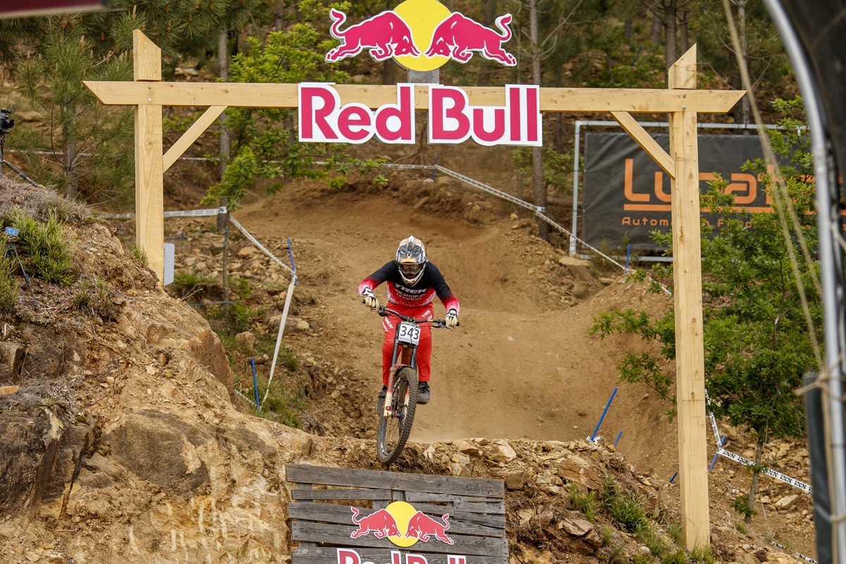 Jerome Blum gehört zu den schnellsten Downhill-Mountainbikern der Schweiz.