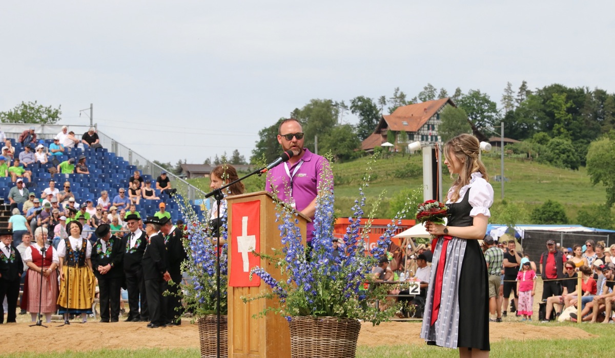 2405_13_schwingen_frank_spa3.jpg 2405_13_schwingen_frank_spa3.jpg