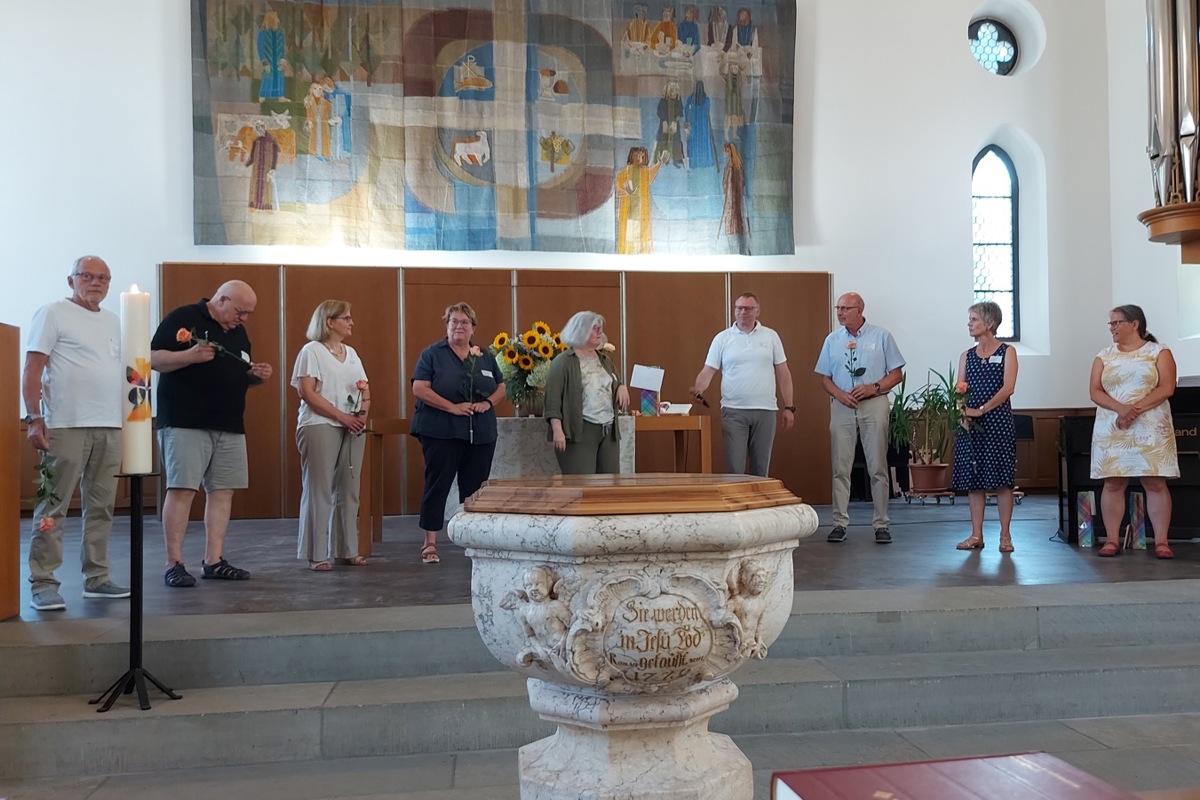 Bisherige und neue Kirchenpflegemitglieder (von links): Richard Kramer, Conrad Schneider, Katja Schiess Joho, Susanne Bührer, Mengia Riedi, Erich Kern, Markus Tanner, Claudia Morf, Katharina Ernst, Peter Stiefel.