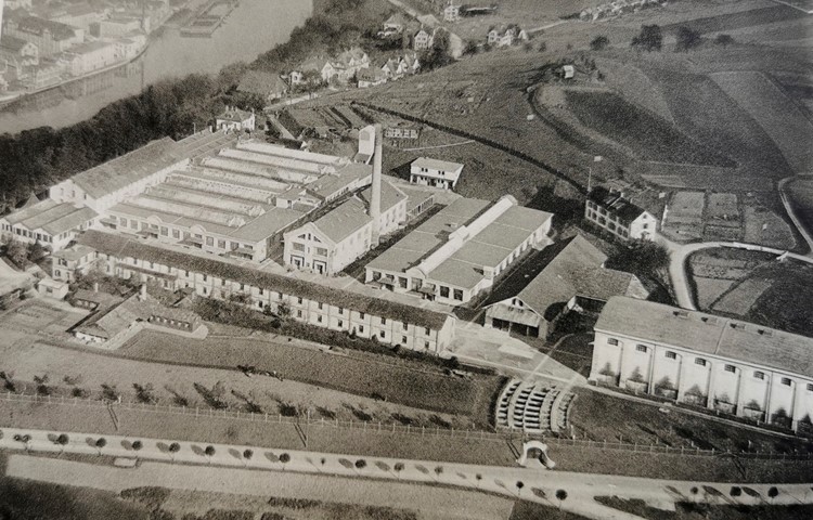 Die ehemalige Bindfadenfabrik von oben, um das Jahr 1926.