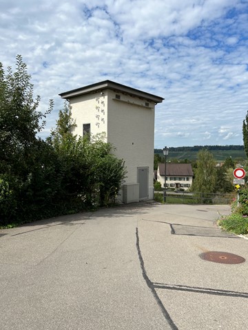 Andelfingen hat ein eigenes Elektrizitätswerk (im Bild das Trafohäuschen am Haldenweg) und den günstigsten Stromtarif im Weinland.