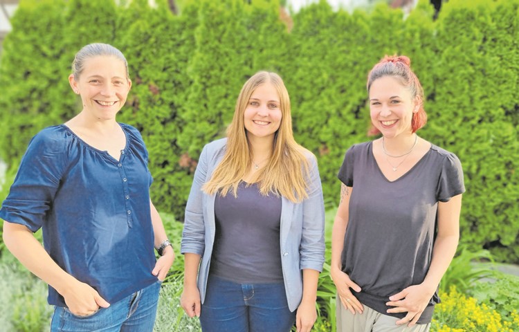 Stefanie Egli, Corinne Lang und Jenny Buser (v.l.) tanken jeden Monat neue Energie aus den guten Feedbacks zu …