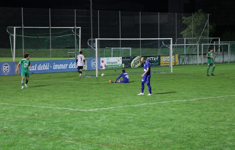 Hängende Köpfe beim FC Ellikon/Marthalen. In einem turbulenten Spiel verloren sie in letzter Sekunde (das Bild stammt aus einem früheren Spiel).