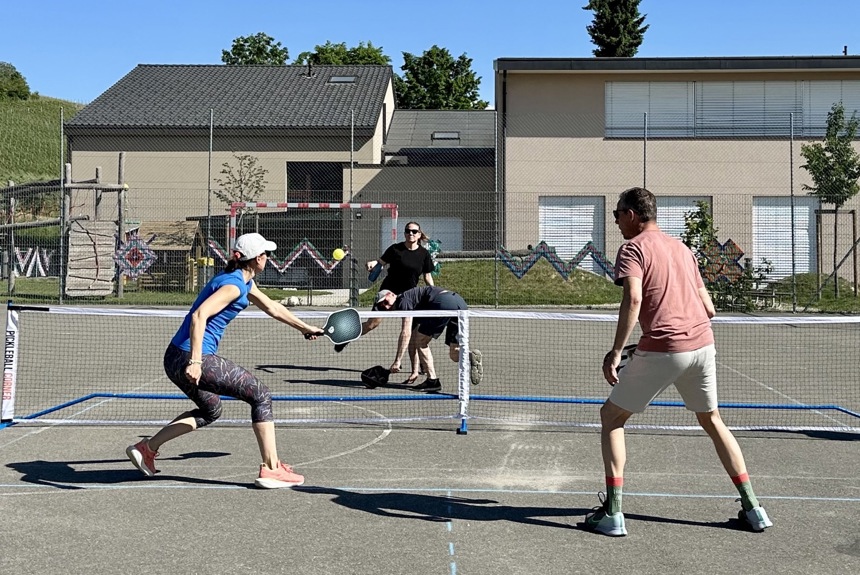0606 1 Pickleball Gemeinde Duell Dachsen Zvg1