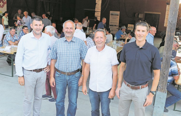 Matthias Stutz, Konrad Langhart, Paul Mayer und Michael Trachsel (v.l.) steigen für die SVP in den Kantonsratswahlkampf.