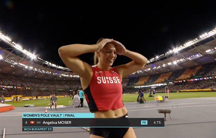 Angelica Moser kann es kaum fassen: Erstmals übersprang sie im Freien 4,75 Meter. Das bedeutete WM-Rang fünf und «PB» –
oder auch «Personal Best».