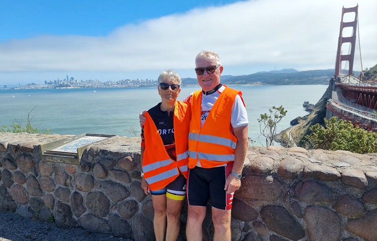 Ruth Meister Otth und Théo Otth fuhren mit ihren Velos von Vancouver entlang der Westküste bis nach San Diego.