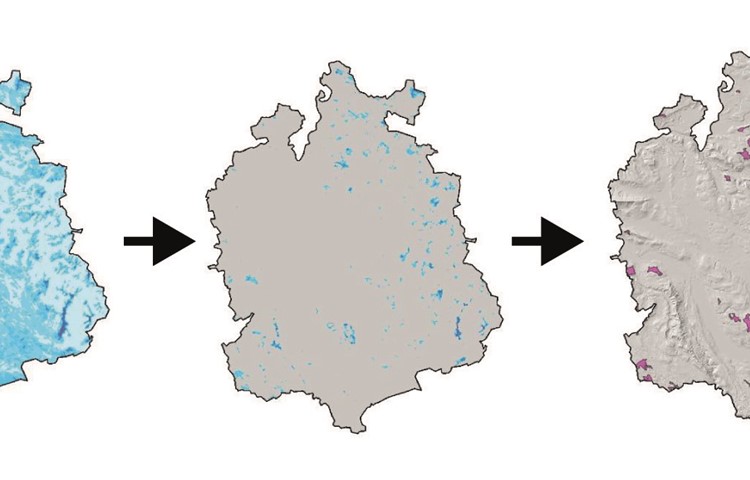 Die Windressourcen (links), nach dem Ausschluss der Siedlungs- und Naturschutzgebiete und weiterer Kriterien (Mitte) und die Potenzialgebiete nach dem Ausschluss kleiner Gebietsfetzen und windarmer Regionen (rechts).