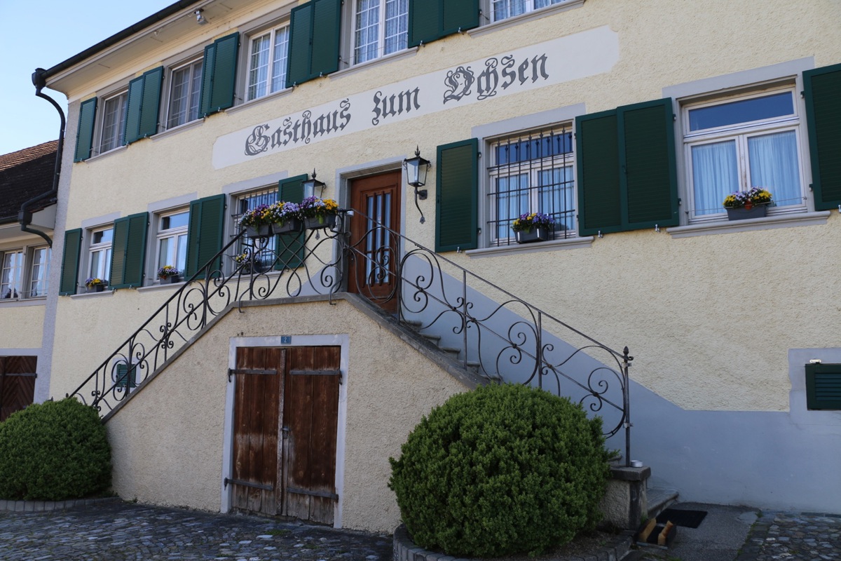 Ursula und Hans Baumberger haben den «Ochsen» verkauft. Die neue Besitzerin ist die Winterthurer Leemann + Bretscher Gruppe