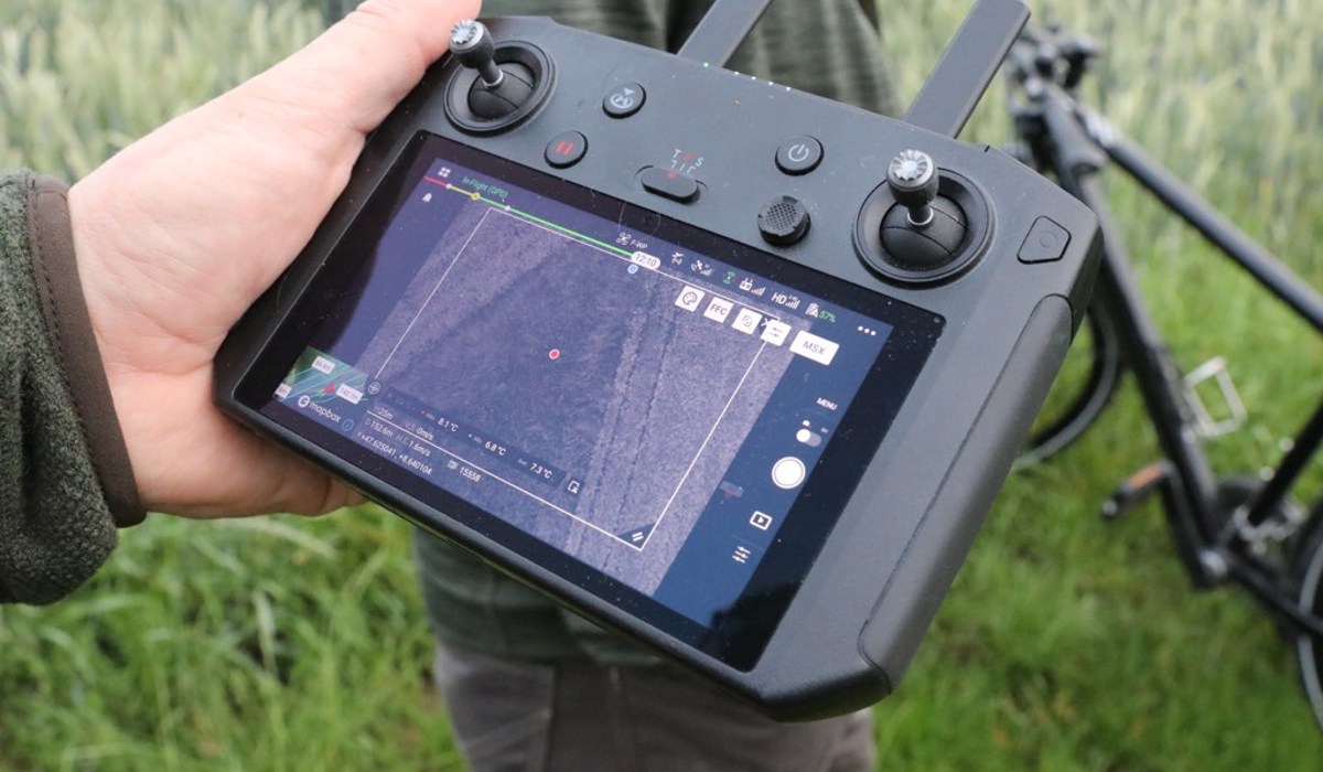 2306_9_marthalen_jagd_drohne_steuerung_spa12.jpg 2306_9_marthalen_jagd_drohne_steuerung_spa12.jpg