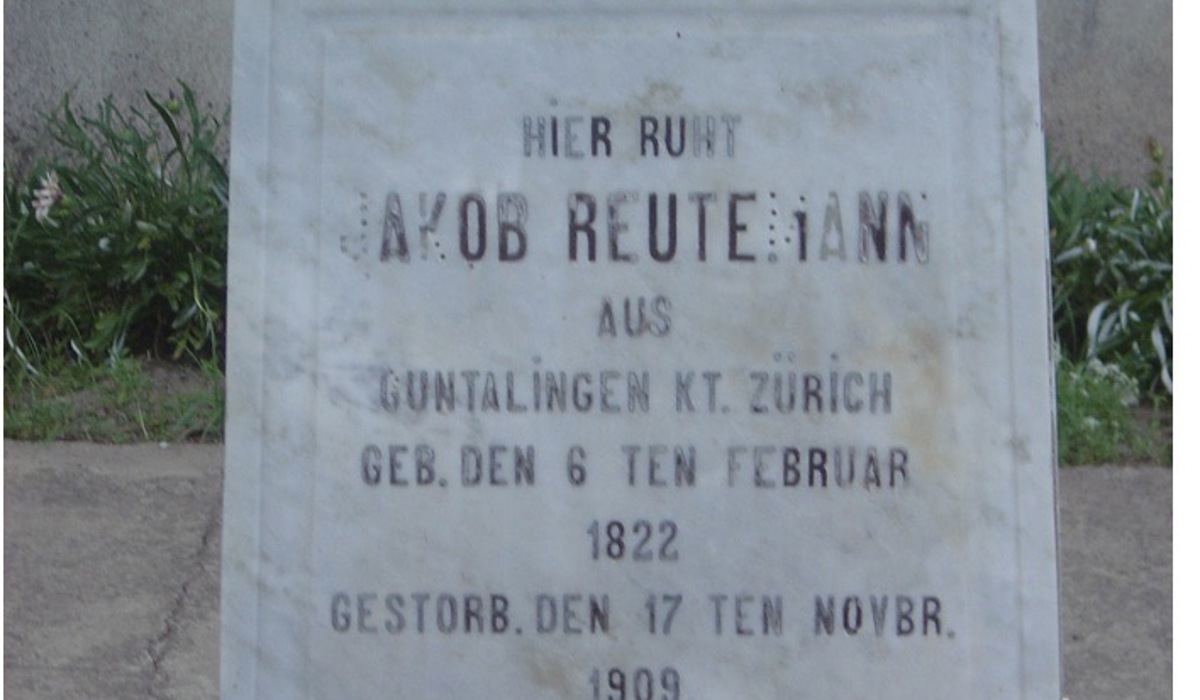 4_grabstein.jpg 4_grabstein.jpg