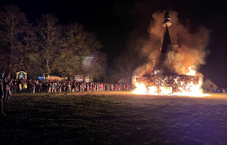 Traditioneller Abschluss der Marthaler Fasnacht: Das Feuer mit Böögg-Verbrennung auf dem Lindenhof.