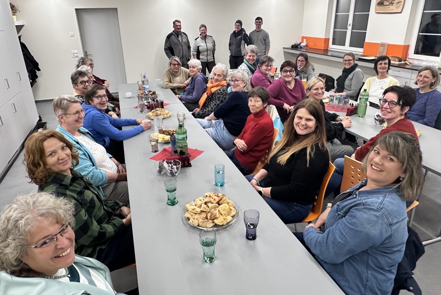 2003 5 Treffpunkt Frau Muehle Entenschiess Sm16