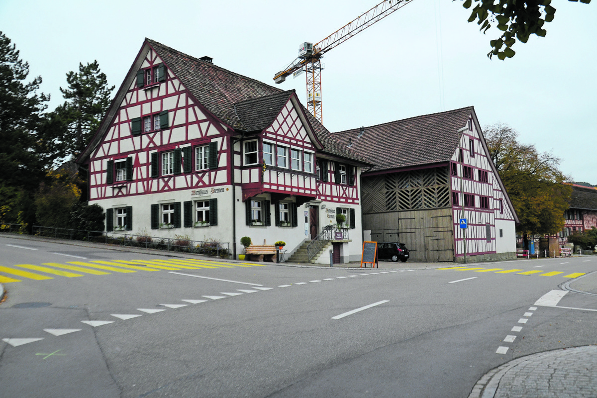 Der «Sternen» verändert sich weiter: Im Herbst 2013 wurde die Scheune ausgebaut und der Saal verkleinert Der «Sternen» verändert sich weiter: Im Herbst 2013 wurde die Scheune ausgebaut und der Saal verkleinert