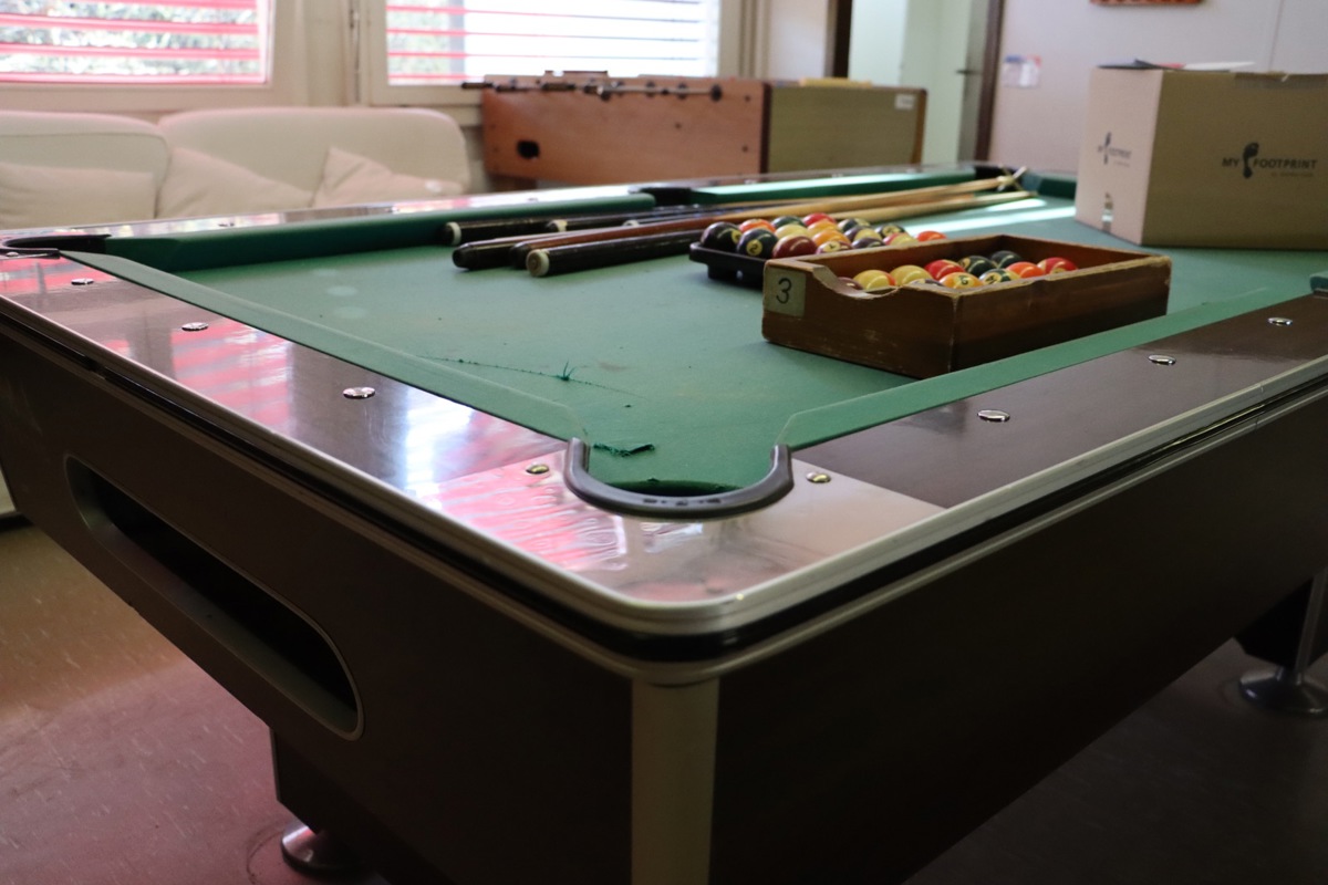 Der Billardtisch samt Zubehör fand ebenso Beachtung wie die Sprossenwand. Der Billardtisch samt Zubehör fand ebenso Beachtung wie die Sprossenwand.