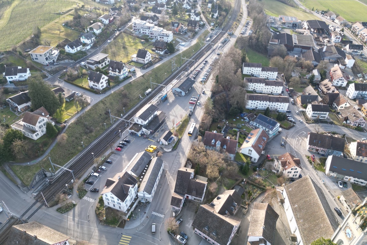 Der Bahnhof Andelfingen ist das letzte bediente SBB-Reisezentrum im Weinland – noch. Der Bahnhof Andelfingen ist das letzte bediente SBB-Reisezentrum im Weinland – noch.