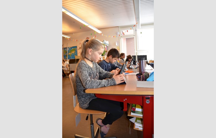 Die Primarschule Henggart arbeitet seit kurzer Zeit mit iPads.