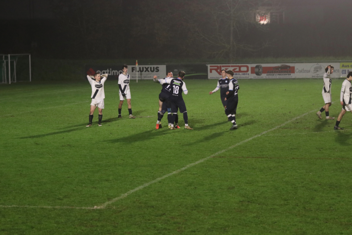 Marthalen bejubelt den Treffer zum 3:2, Cholfirst United ist bedient.