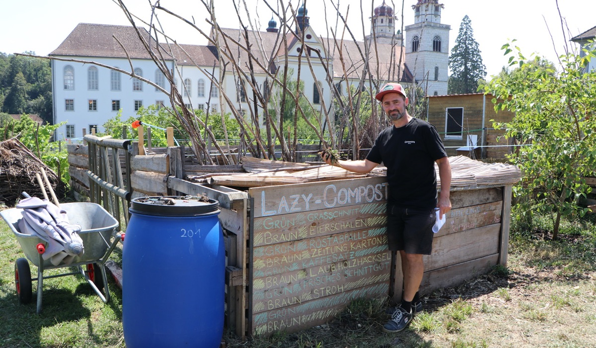 4_1508_9_lazy-compost_bsc.jpg 4_1508_9_lazy-compost_bsc.jpg