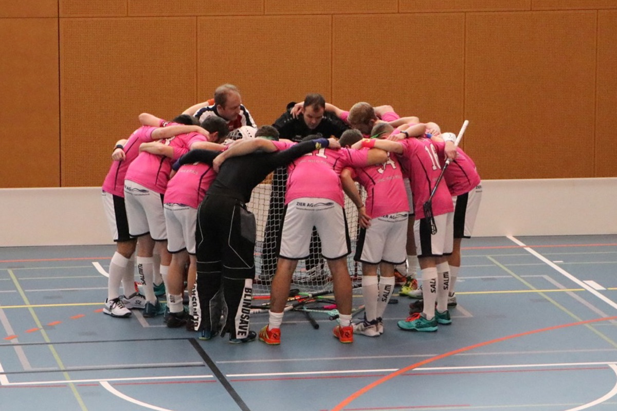 Der UHC Wild Pigs Wyland empfängt die Gruppe 7 der 3. Liga Kleinfeld (mit den Uhwieser Rotäugli) in Andelfingen.