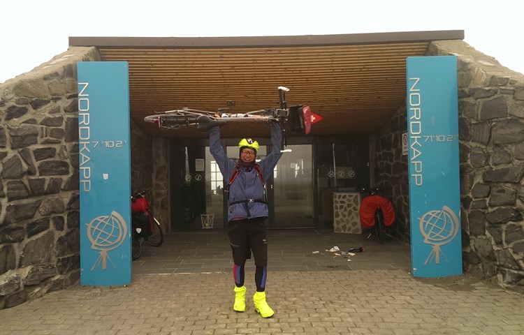 Peter Bänteli erreichte am 59. Tag, nach 4800 Kilometern im Sattel, das Nordkap.
