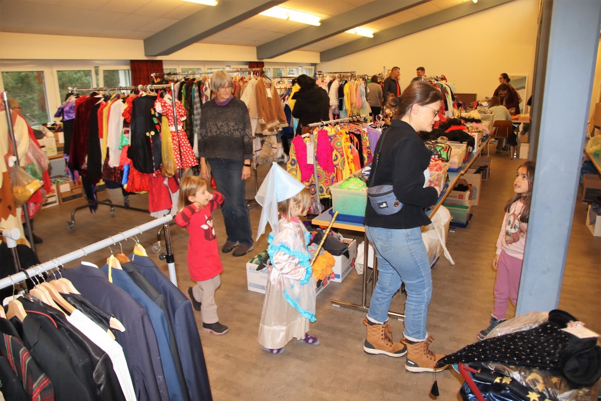 Eine Vielzahl an Kostümen erleichtert den Entscheid nicht unbedingt. Eine Vielzahl an Kostümen erleichtert den Entscheid nicht unbedingt.