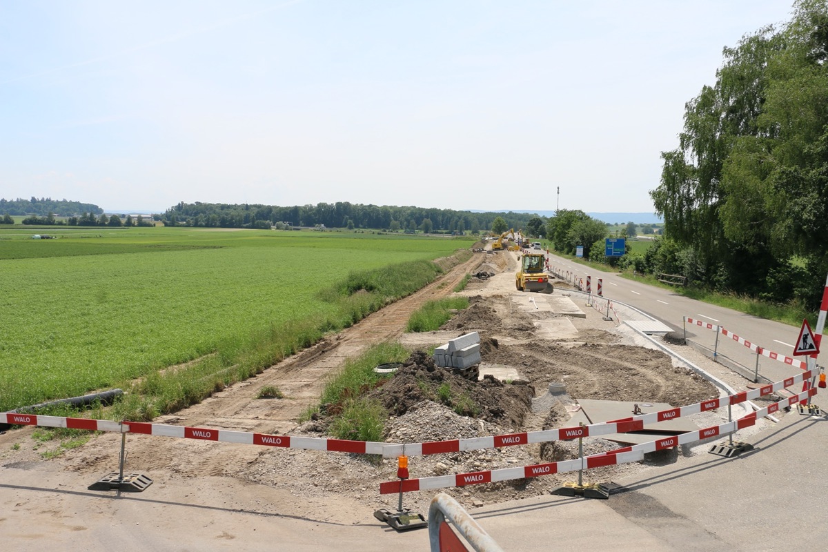Ab dem 24. Juni wird die Marthalerstrasse komplett gesperrt. Für den Veloverkehr ist seit Baubeginn eine Umleitung auf der parallel verlaufenden