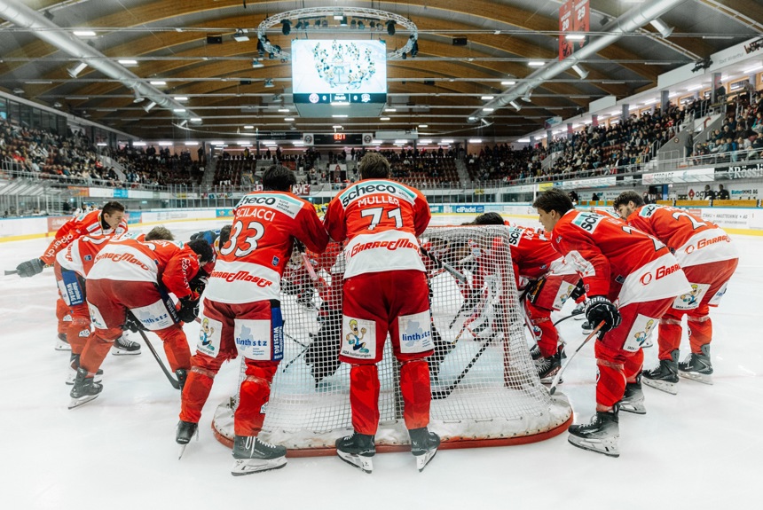 2111 13 Eishockey Zvg15