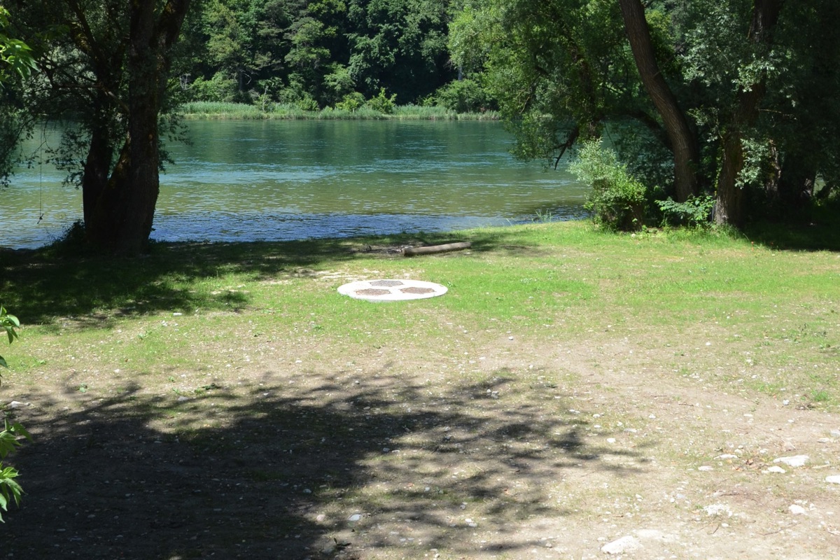 Bewässerungsanlagen wie hier am Rhein sind für Bauern wichtig.