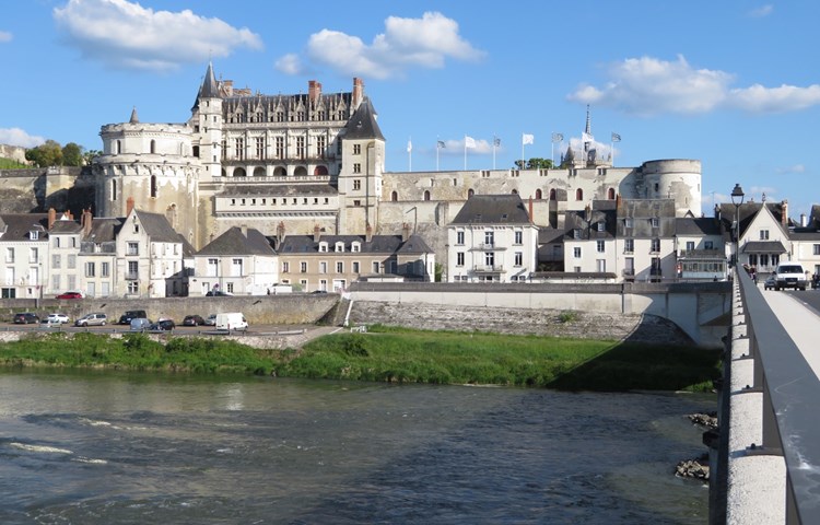 Das Schloss Amboise an der Loire.