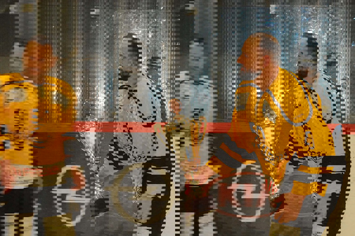 Im März 2024 durfte Alain Bucher, Teamcaptain des EHC Wilen-Neunforn, letztmals den Meisterpokal an sich nehmen. Jetzt bietet sich die nächste Chance. 