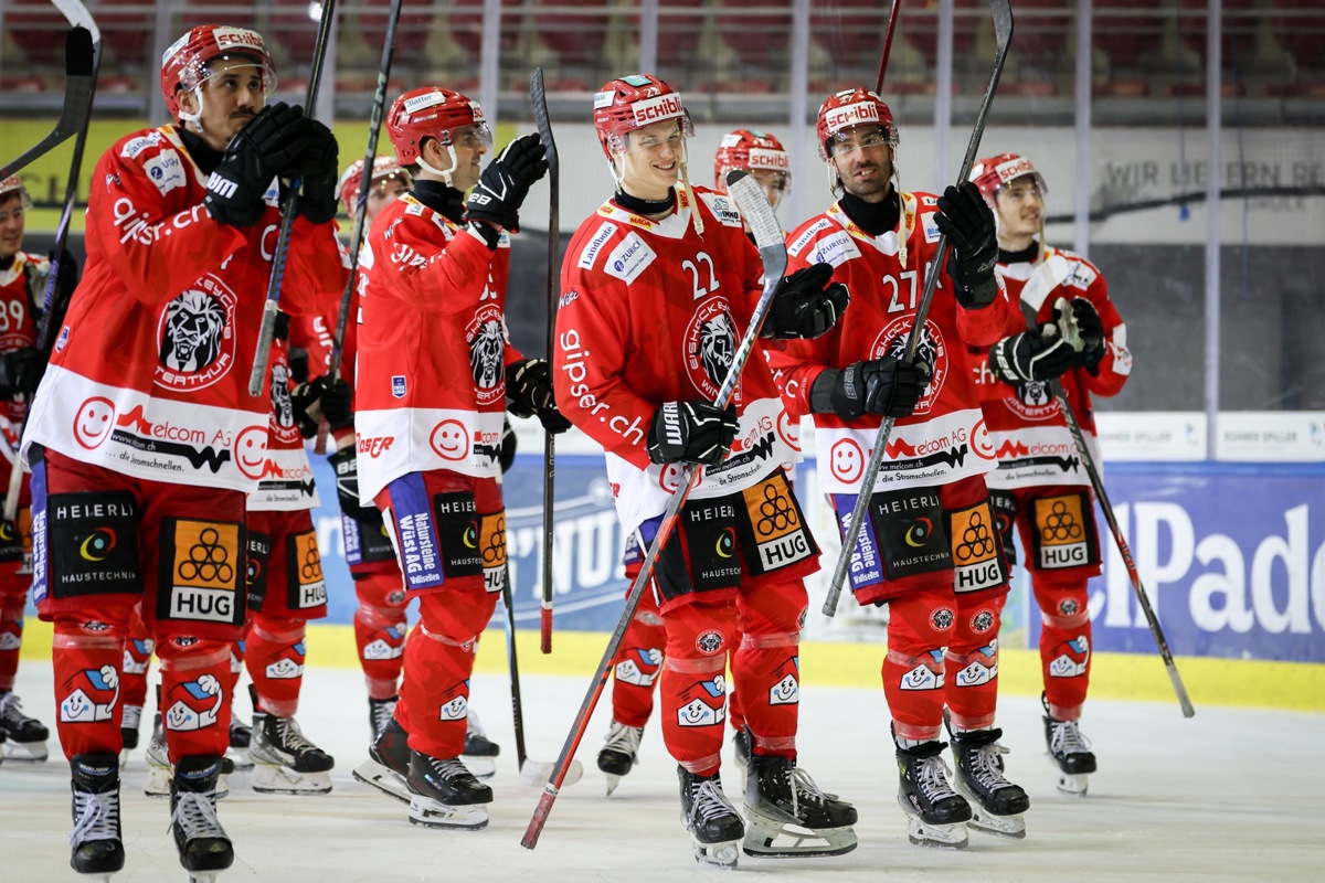 Zufriedene Gesichter bei den Löwen: Nach Siegen gegen Basel und Bellinzona grüsst der EHC Winterthur vom zweiten Tabellenrang.