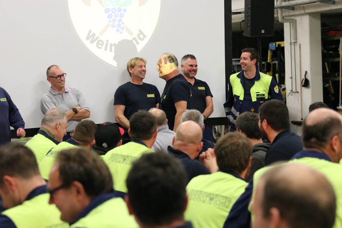 Heier Wipf (m.) geht. Das Kommando übernimmt Peter Stutz (r.)