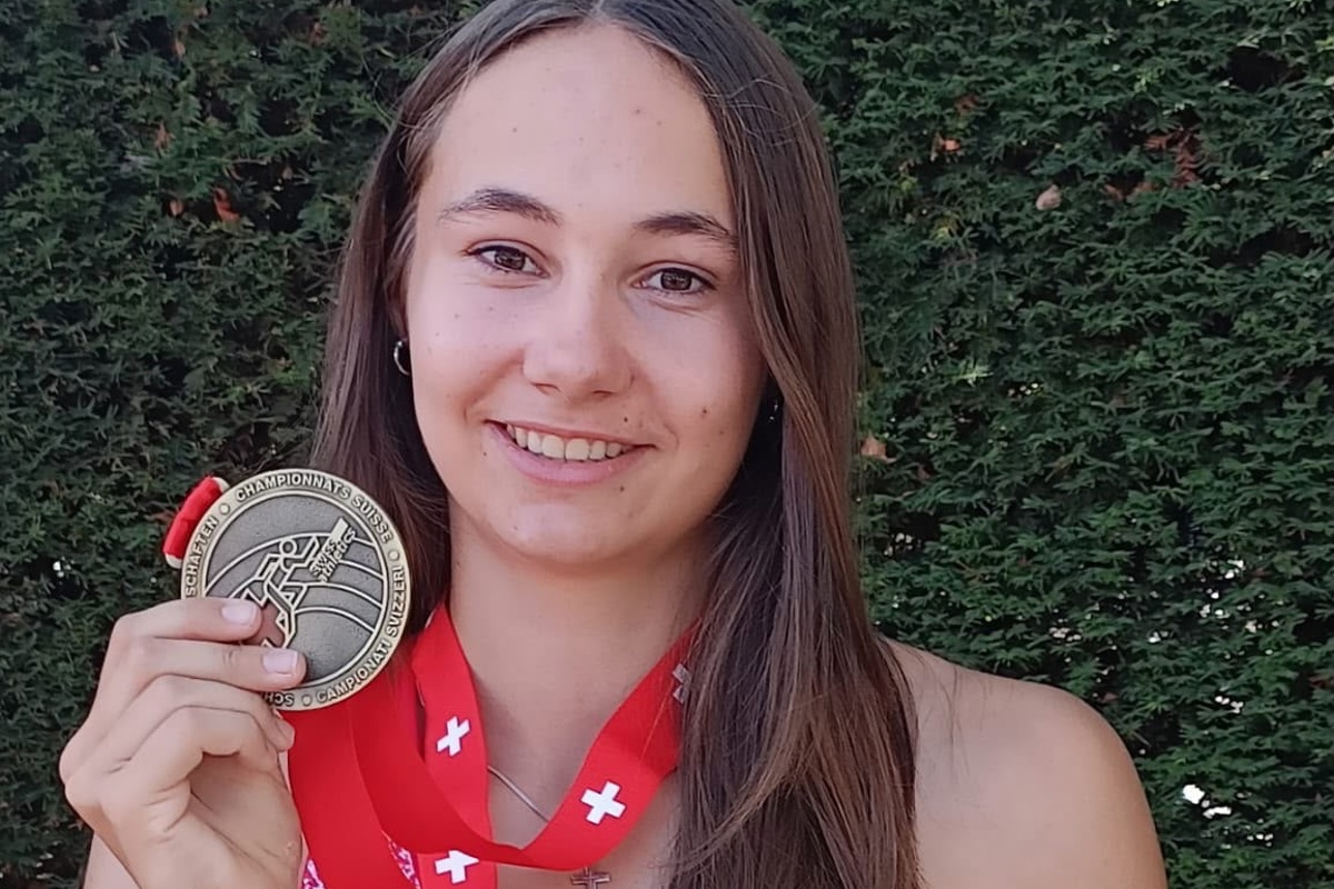 Sina Scherrer gewann Bronze im Stabhochsprung der U18. Die Rheinauerin stammt aus der Talentschmiede der LA Wyland und startet heute für die LV Winterthur.